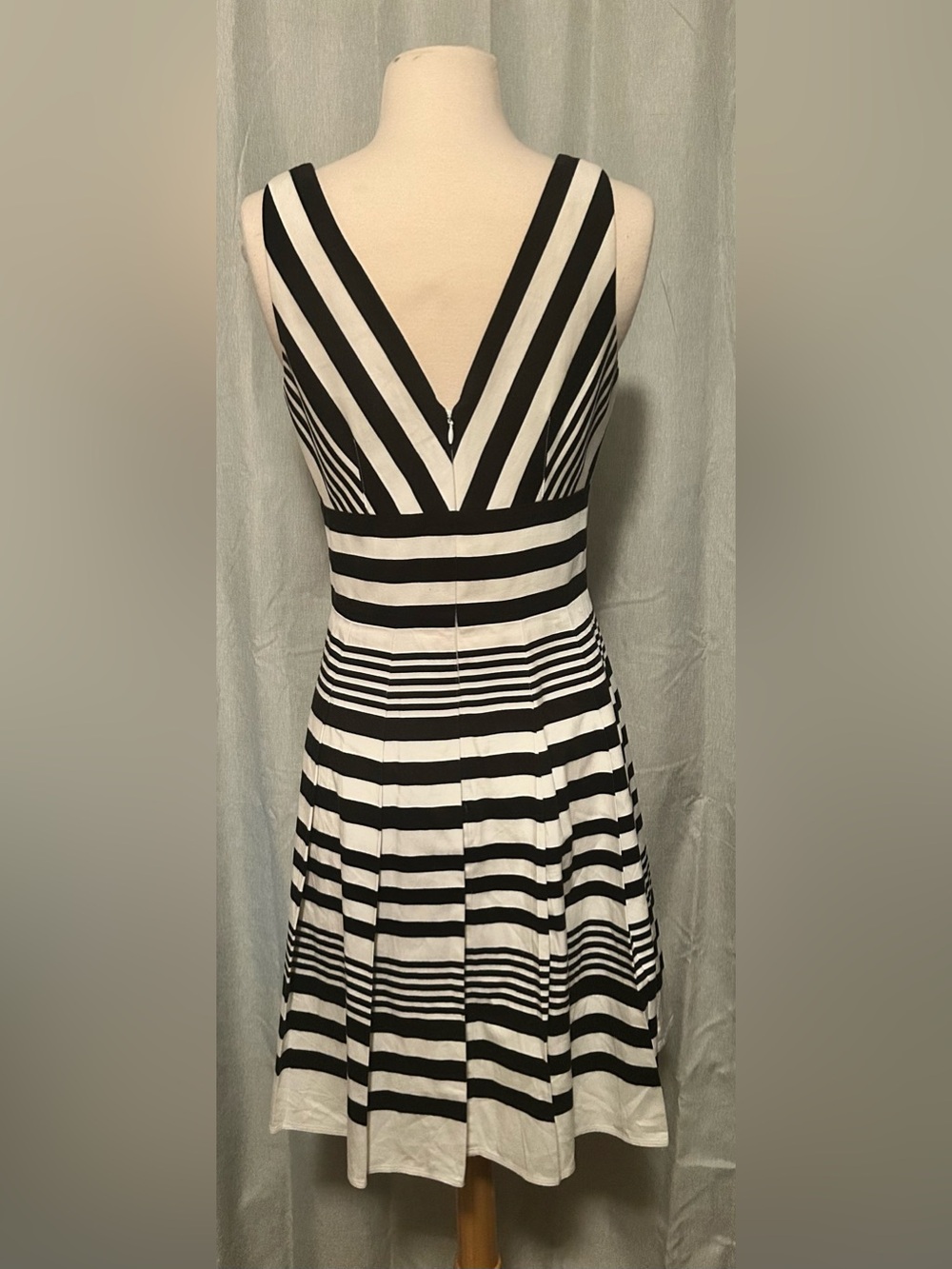 White House Black Market Black & White Striped V-Neck Dress - Picture 2 of 13